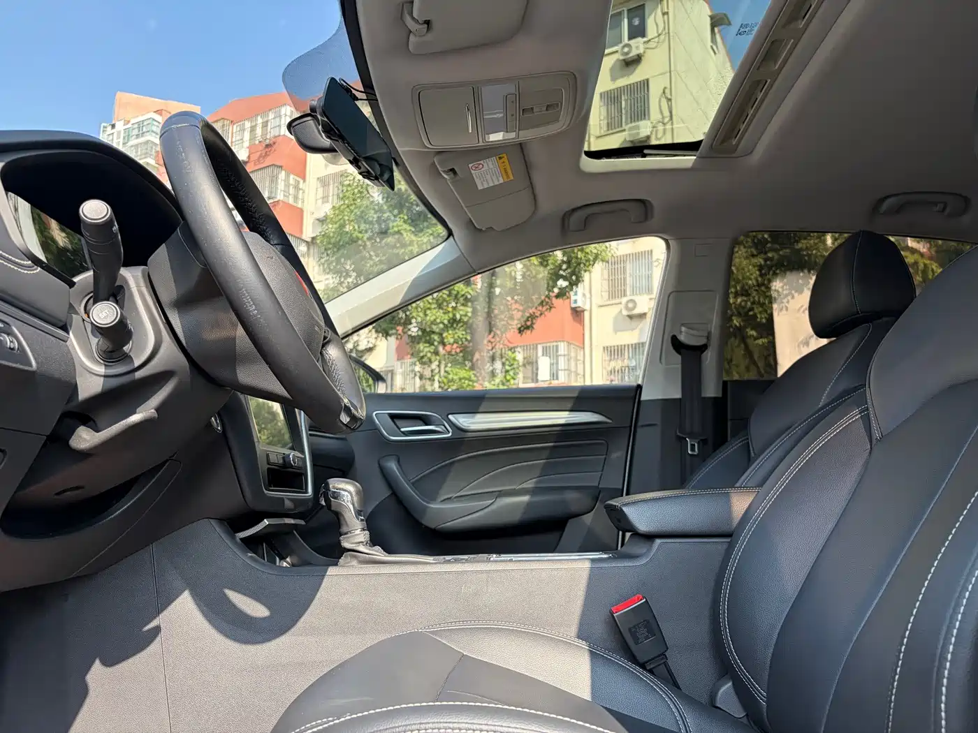 Roewe i6 2018 2018 20T Automatic Internet ZhiXiang Edition