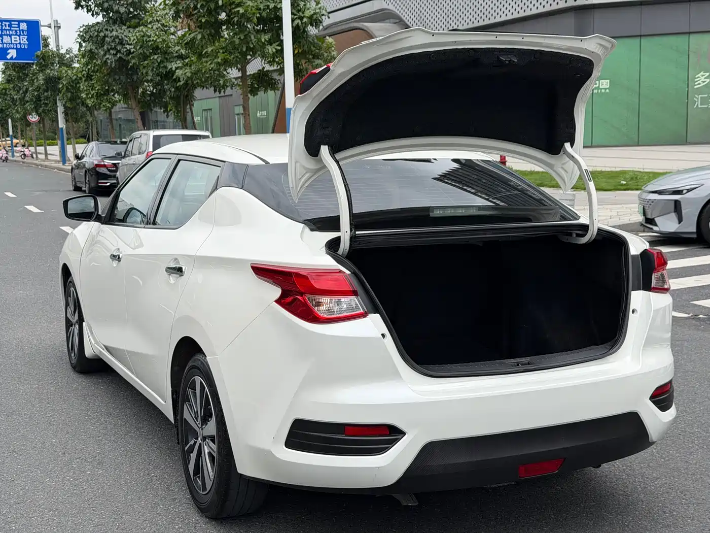 Nissan Bluebird 2021 2021 1.6L CVT Cool Edition