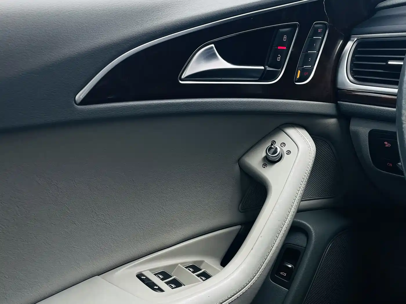 Audi A6L 2012 35 FSI Luxury фото 14