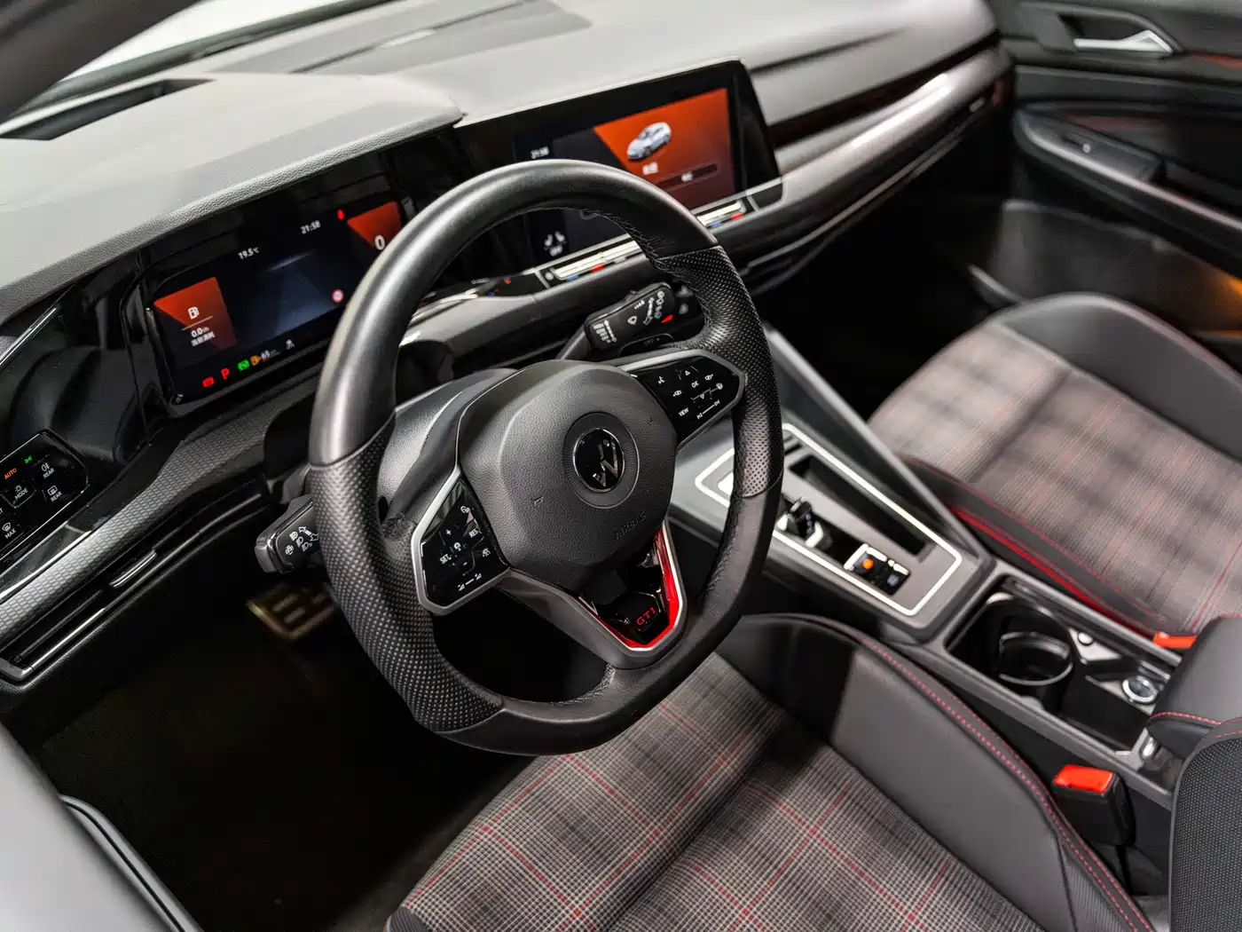 Volkswagen Golf GTI 2023 380TSI DSG GTI фото 4