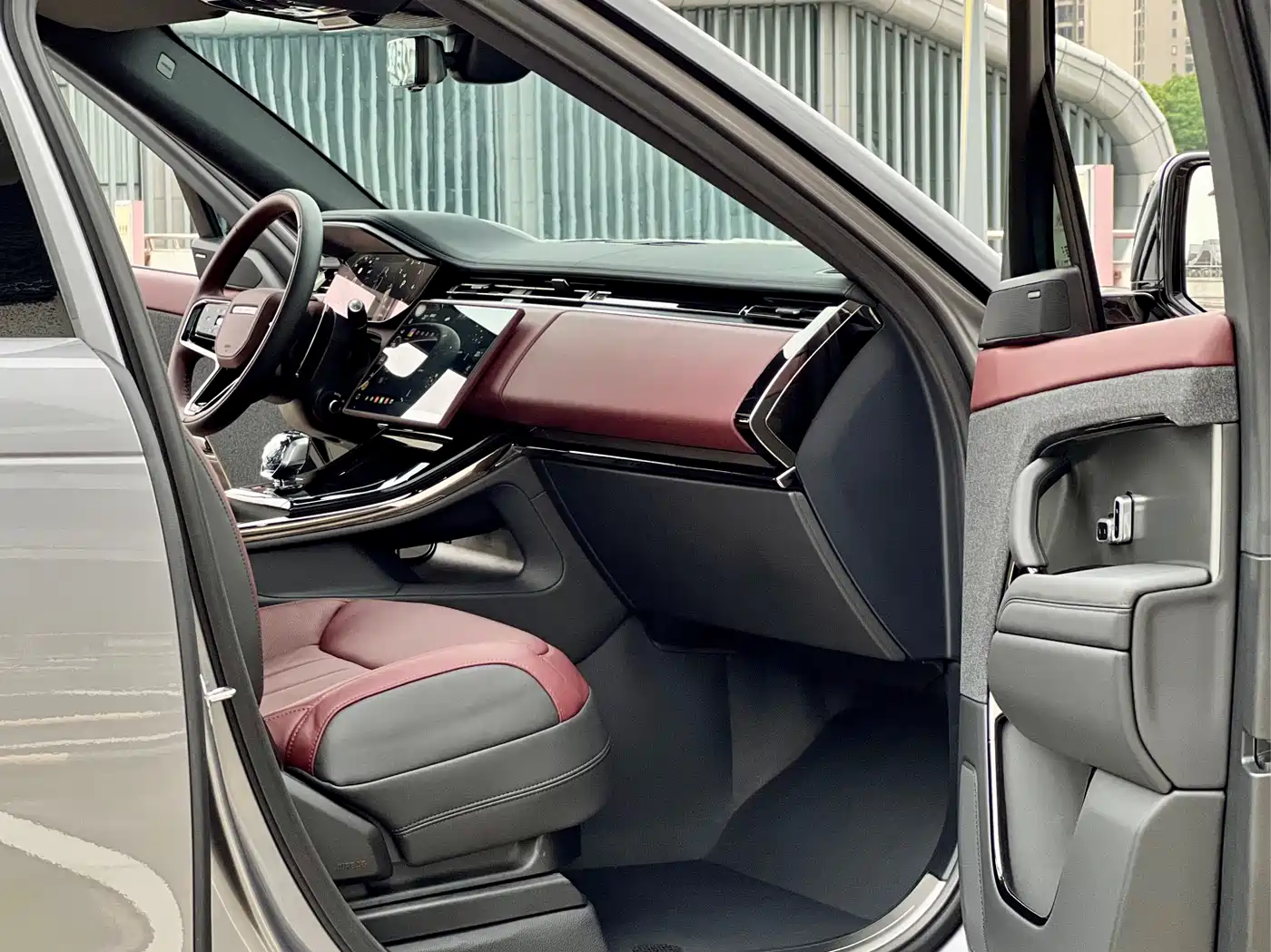 Land Rover Range Rover Sport 2025 400PS Dynamic SE фото 6