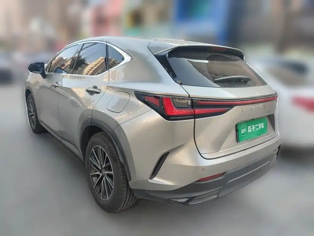Photo 4 - Lexus NX