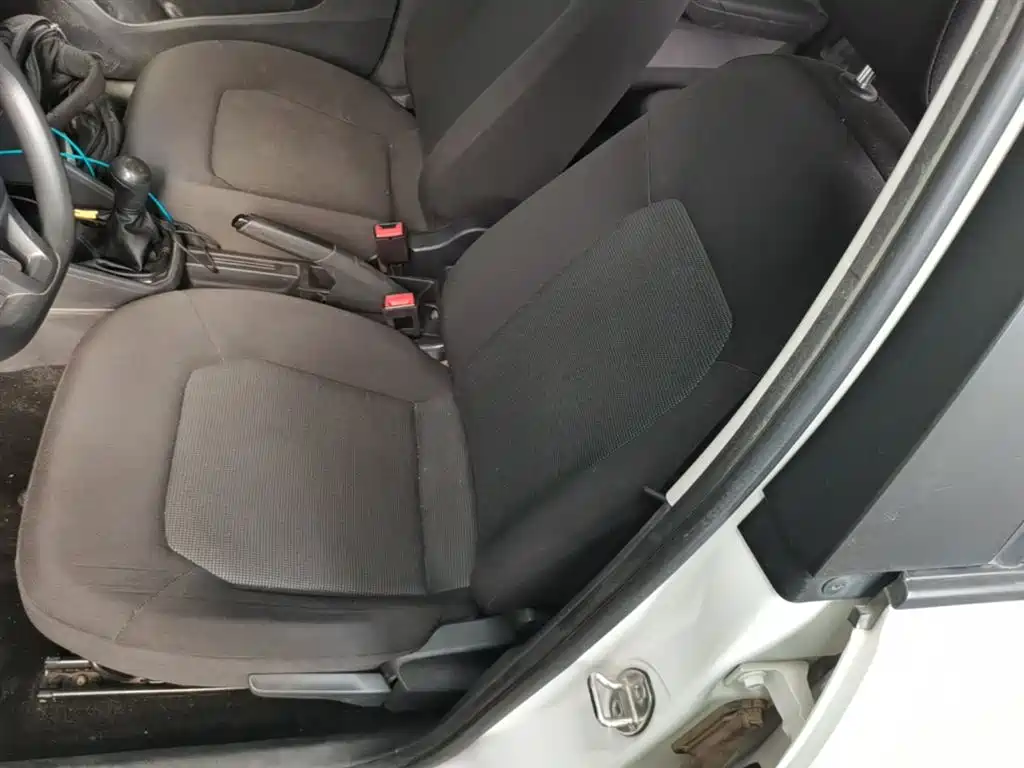 Volkswagen Jetta 2017 1.4L Manual Fashion фото 15