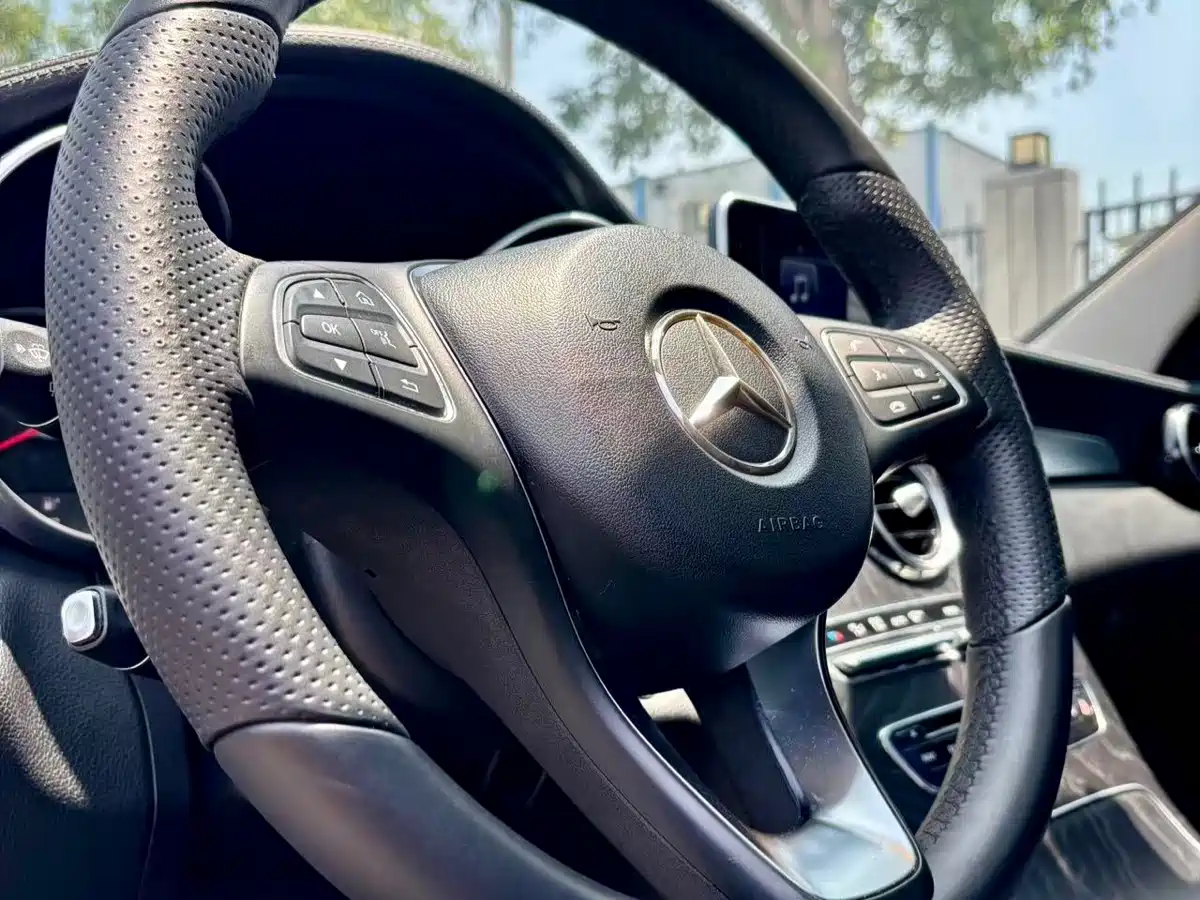 Mercedes-Benz C-Class 2015 Facelift C 200 L Sport фото 16