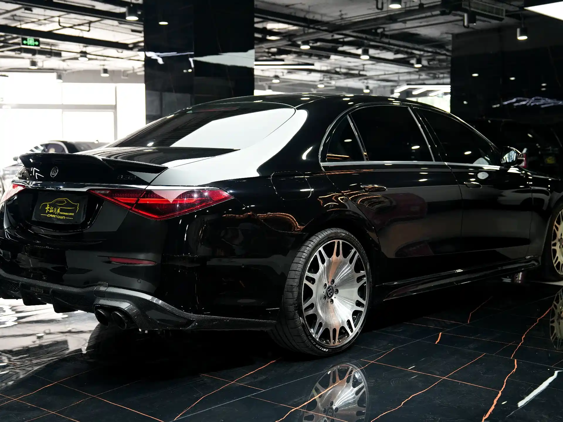 Фото 34 - Mercedes-Benz S-Class