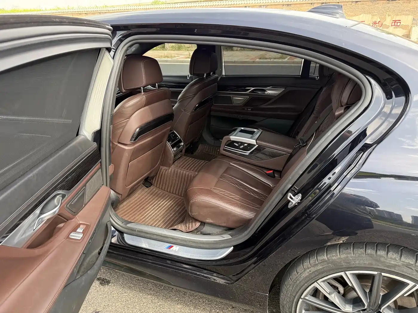 BMW 7 Series 2019 740Li Leading M Sport Package фото 8