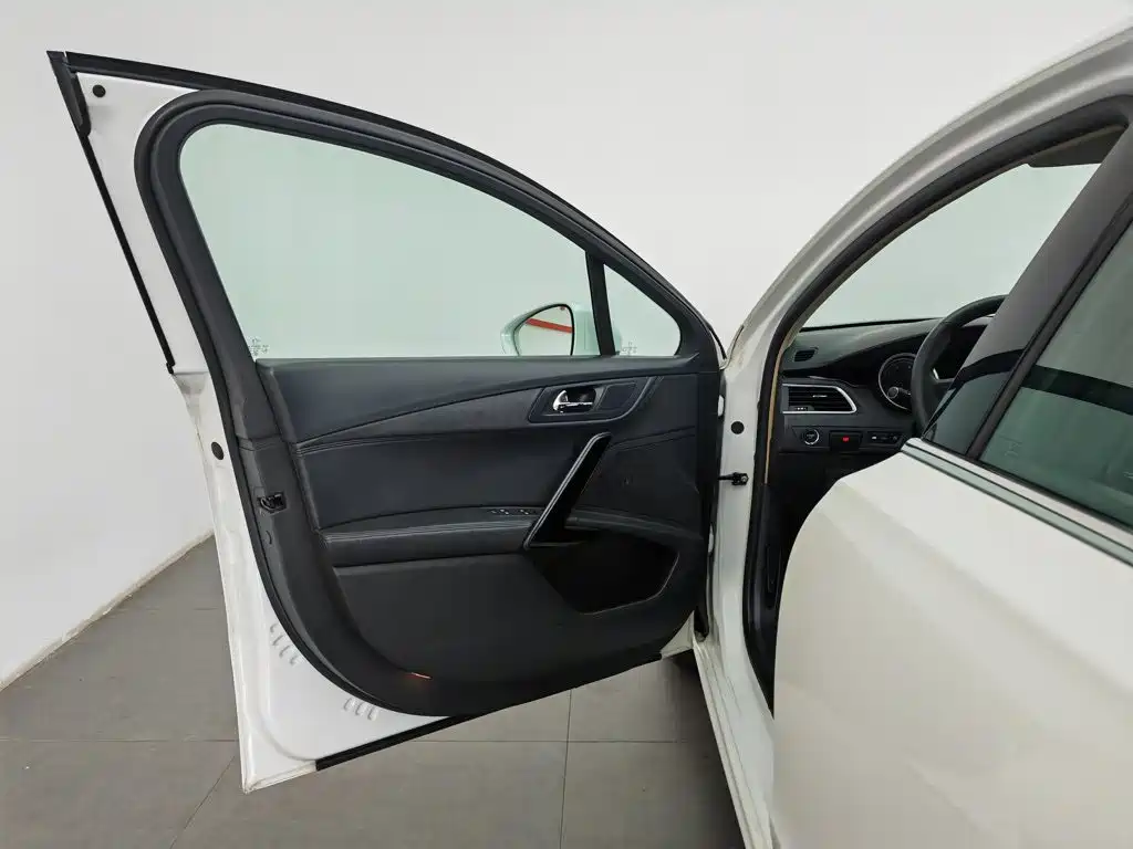 Фото 8 - Peugeot 508