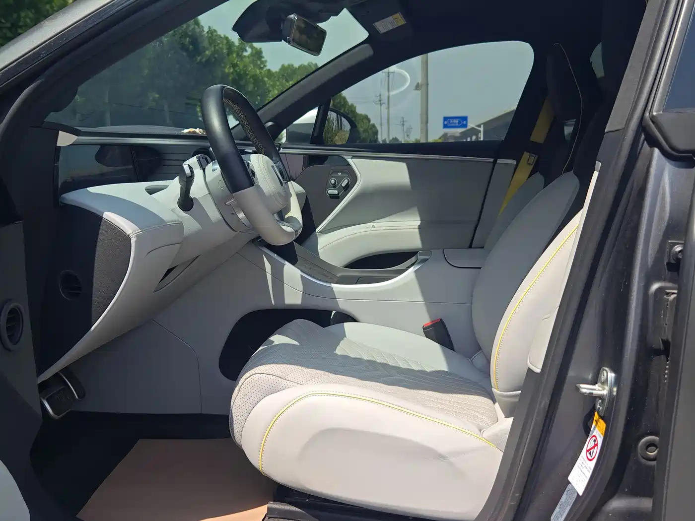 Avatr 11 2022 Long Range Dual Motor Luxury Edition 4-Seater фото 5