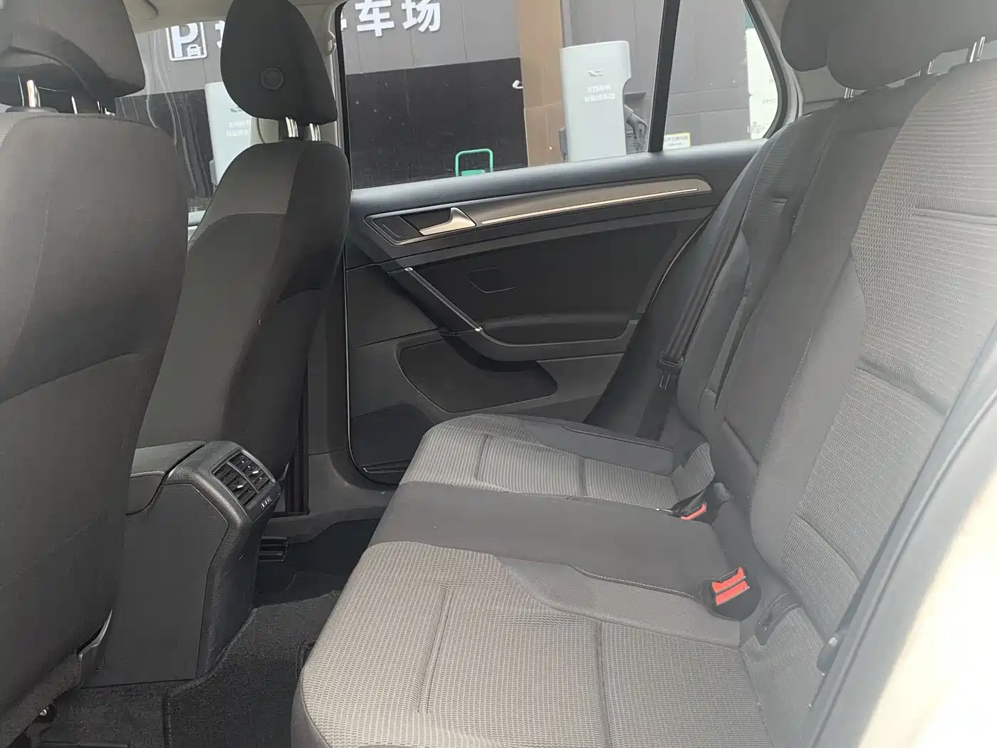 Volkswagen Golf 2016 230TSI Automatic Comfort фото 6