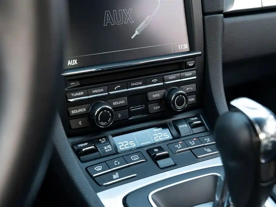 Porsche 911 2012 Carrera S 3.8L фото 30