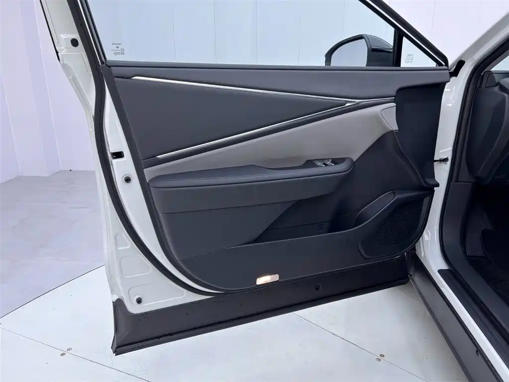 Toyota bZ5 2025 550 JOY фото 16