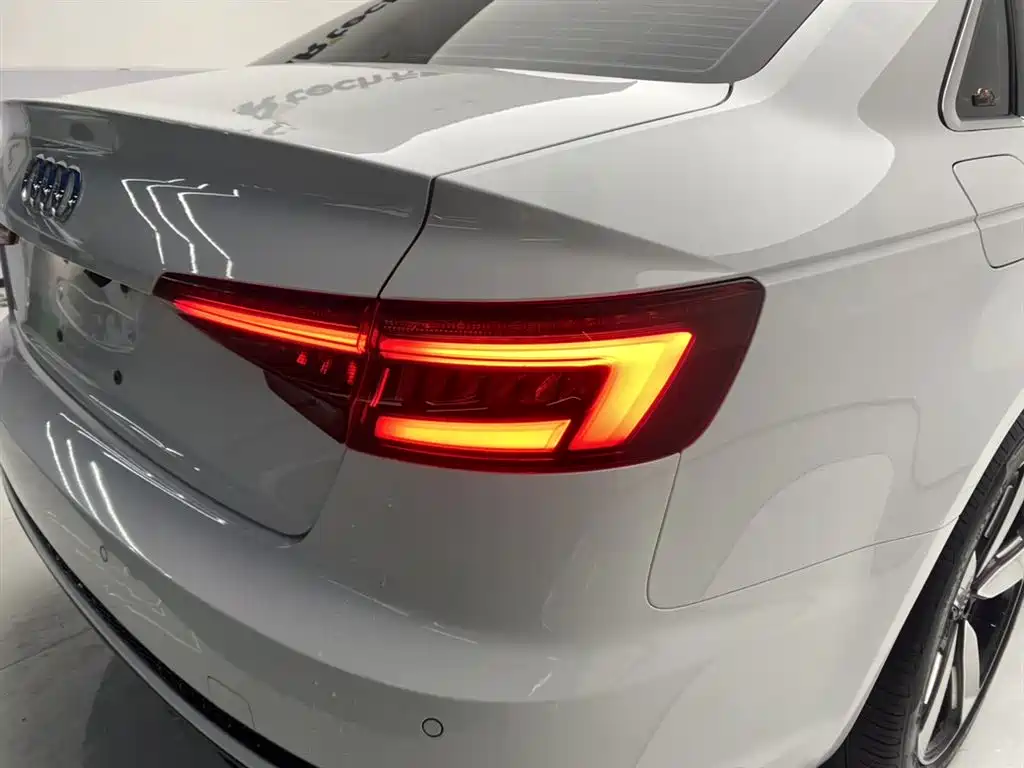Audi A4L 2018 30th Anniversary 40 TFSI Fashion фото 10