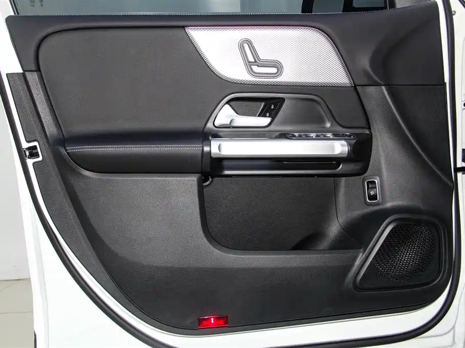 Mercedes-Benz GLB 2024 GLB 200 Dynamic фото 17