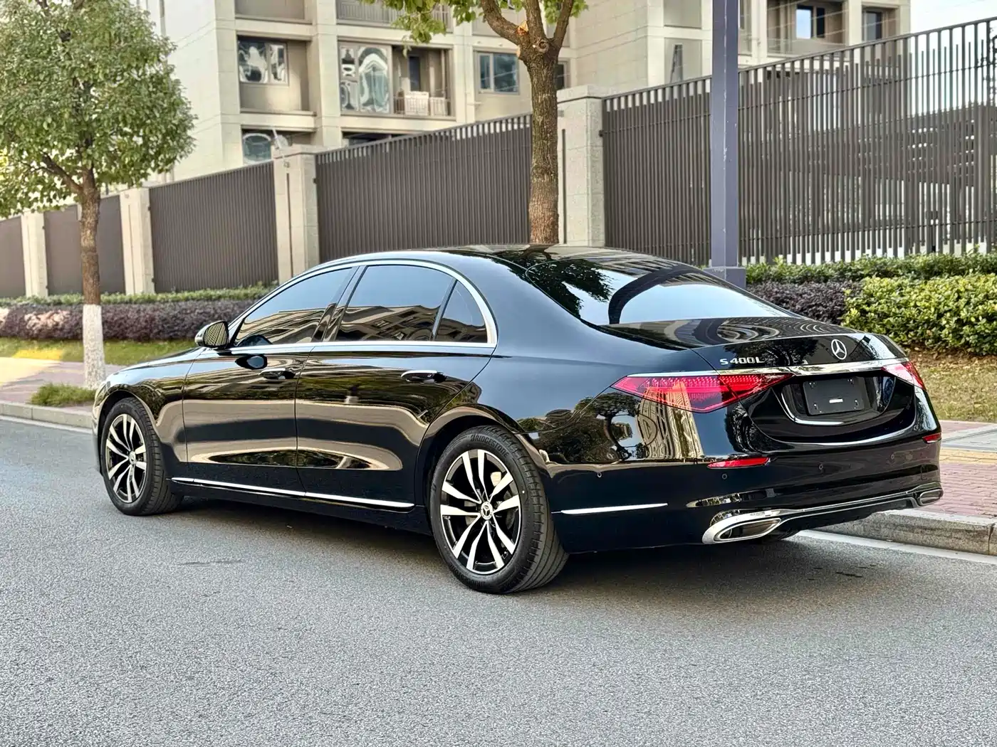 Mercedes-Benz S-Class 2024 Facelift S 400 L Luxury Edition фото 13