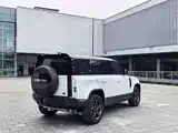 Photo 18 - Land Rover Defender