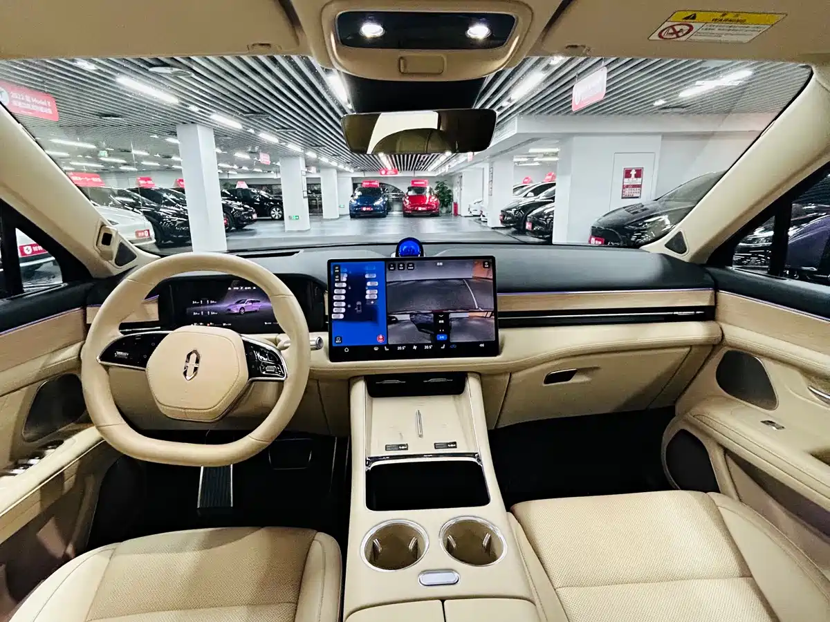 AITO Wenjie AITO M5 2025 Extended Range Ultra AWD фото 9