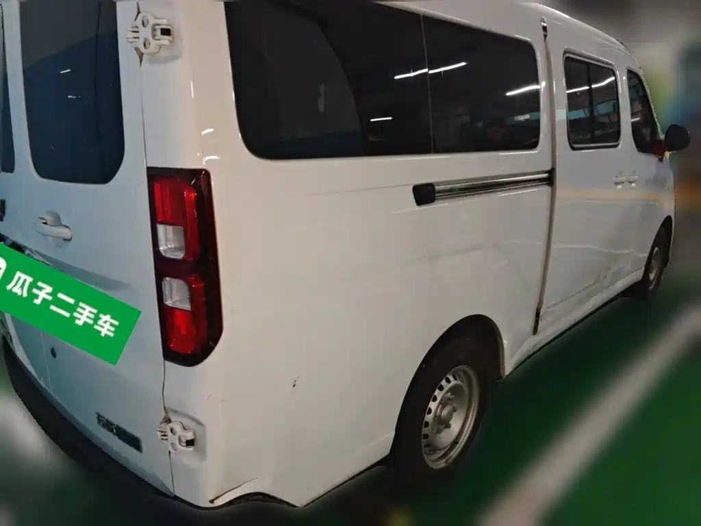 Wuling Motors Wuling Yangguang 2025 2024 300KM Comfort Bus Version 75kW