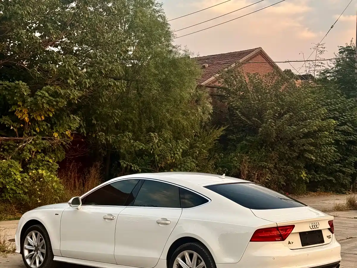 Фото 10 - Audi A7