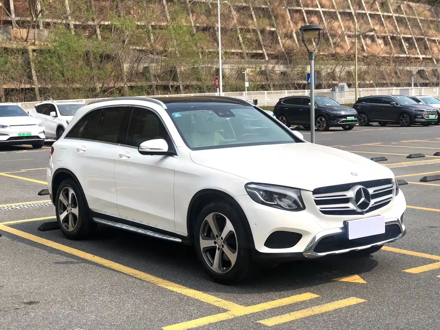Mercedes-Benz GLC 2016 GLC 260 4MATIC Luxury фото 3