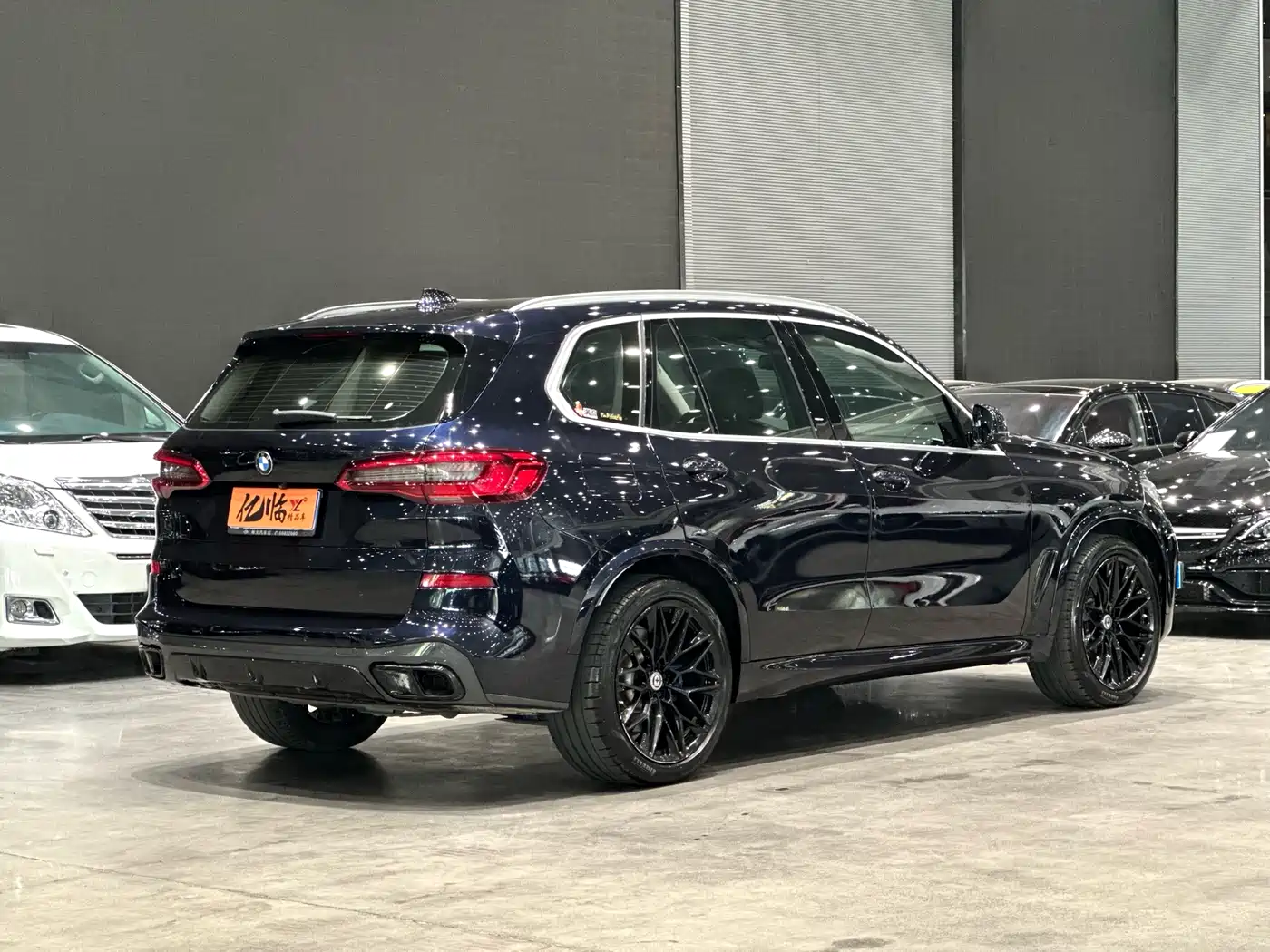 BMW X5 (Import) 2019 xDrive40i Exclusive M Sport Package фото 14