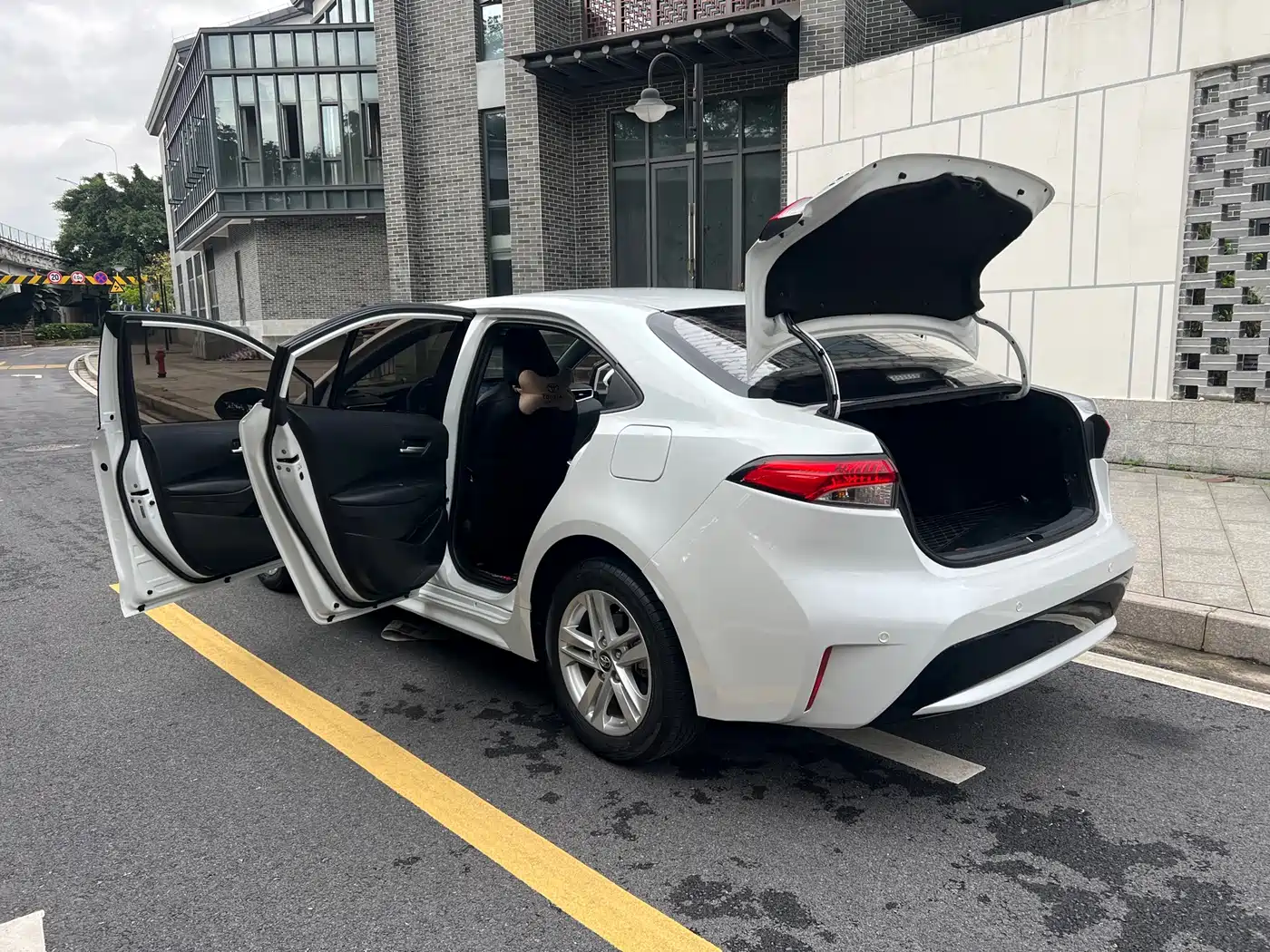 Toyota Levin 2021 185T CVT Luxury Edition фото 27