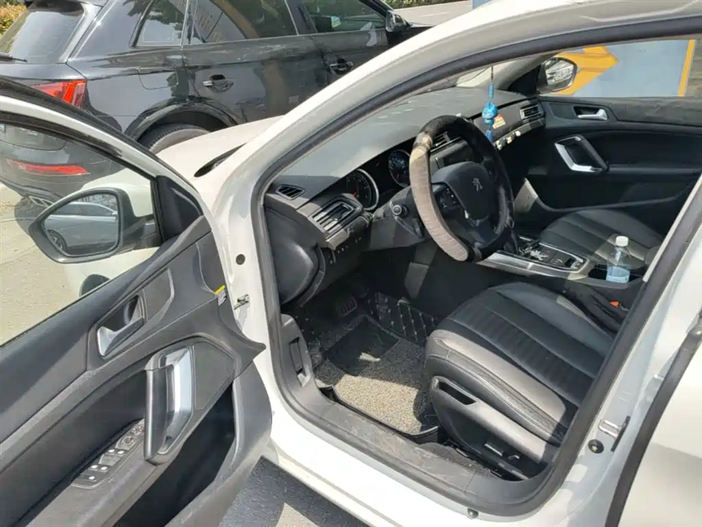 Peugeot 408 2016 1.6T Automatic Luxury Edition фото 16
