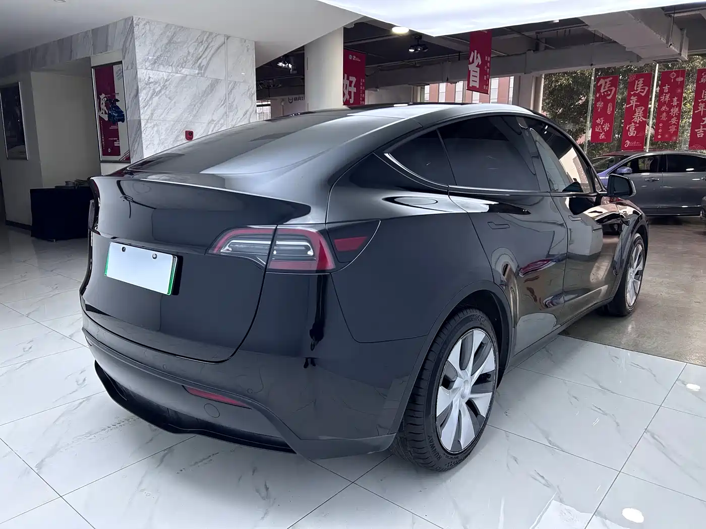 TESLA MODEL Y