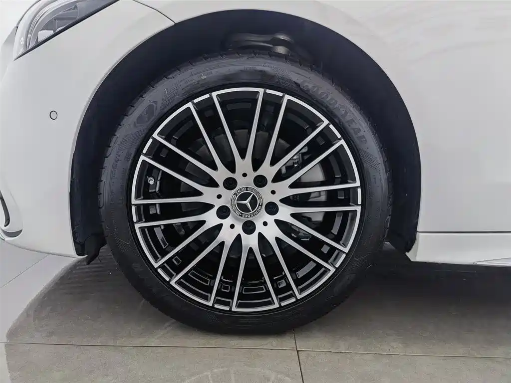 Mercedes-Benz C-Class 2025 Facelift C 200 L Sport Edition фото 17