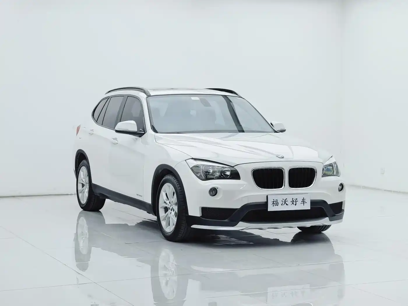 BMW X1 2014 sDrive18i Fashion Edition фото 3