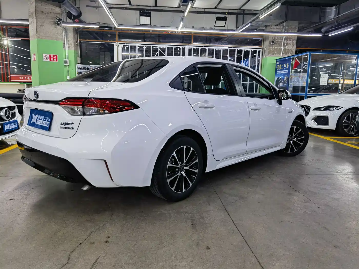 Toyota Levin 2023 Smart Hybrid 1.8L Luxury фото 4