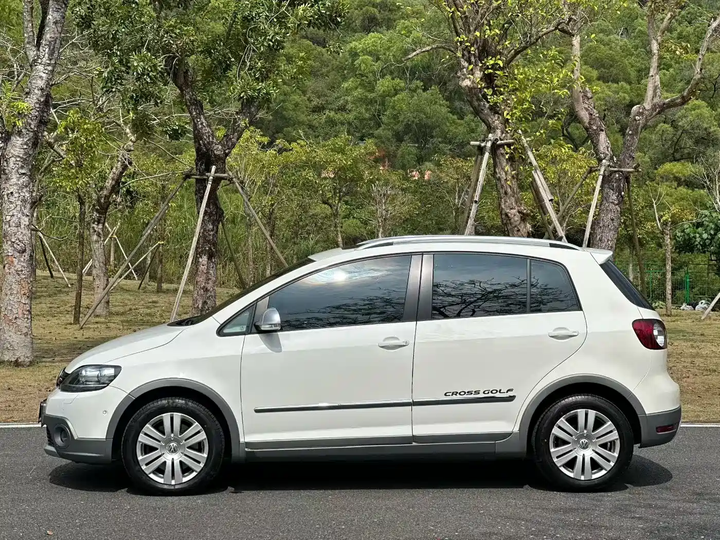 Volkswagen Golf (Import) 2011 1.4TSI Cross Golf фото 7