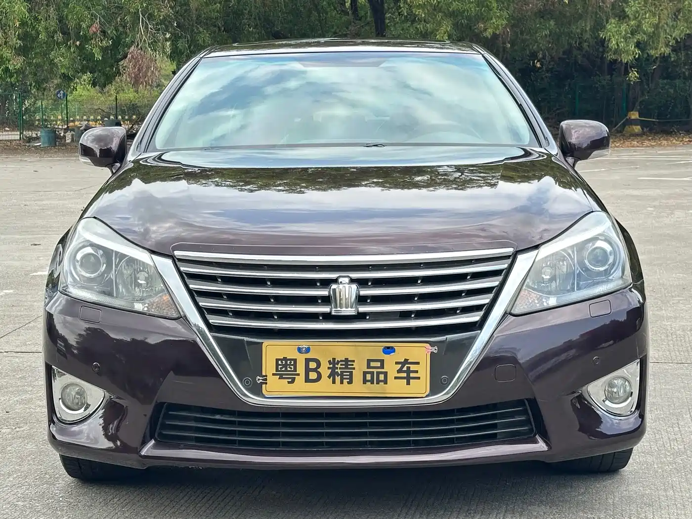 Toyota Crown 2012 2.5L Royal Leather Edition фото 2