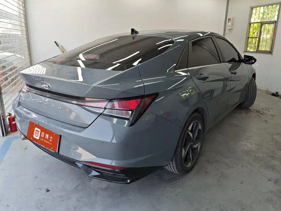 Hyundai Elantra 2022 1.5L CVT GLX Elite Edition фото 4