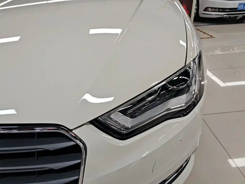 Audi A3 2014 Sportback 35 TFSI Automatic Comfort фото 24