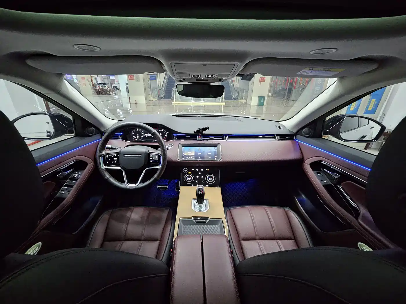 Land Rover Range Rover Evoque 2023 Range Rover Evoque L 249PS Luxury Edition фото 12