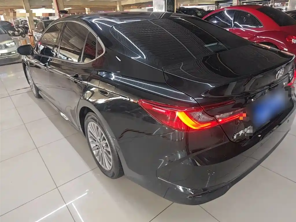 Toyota Camry 2024 Hybrid 2.0HE Elite Edition фото 5