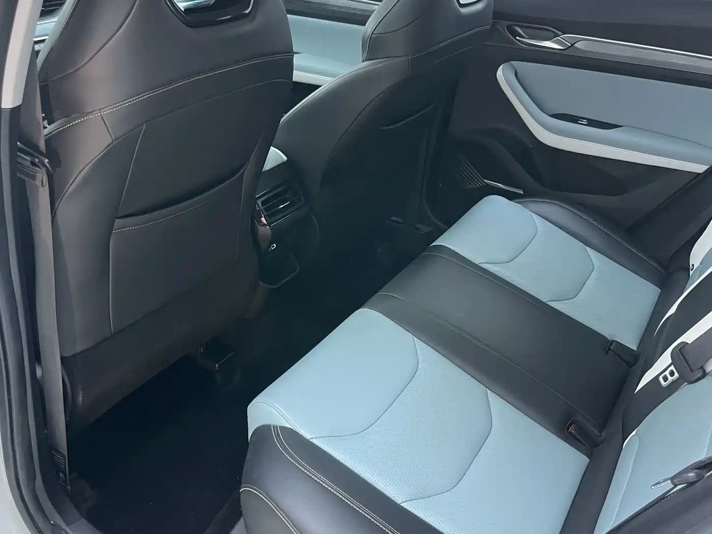 Geely Emgrand S 2022 2022 1.4T CVT Crossover Player