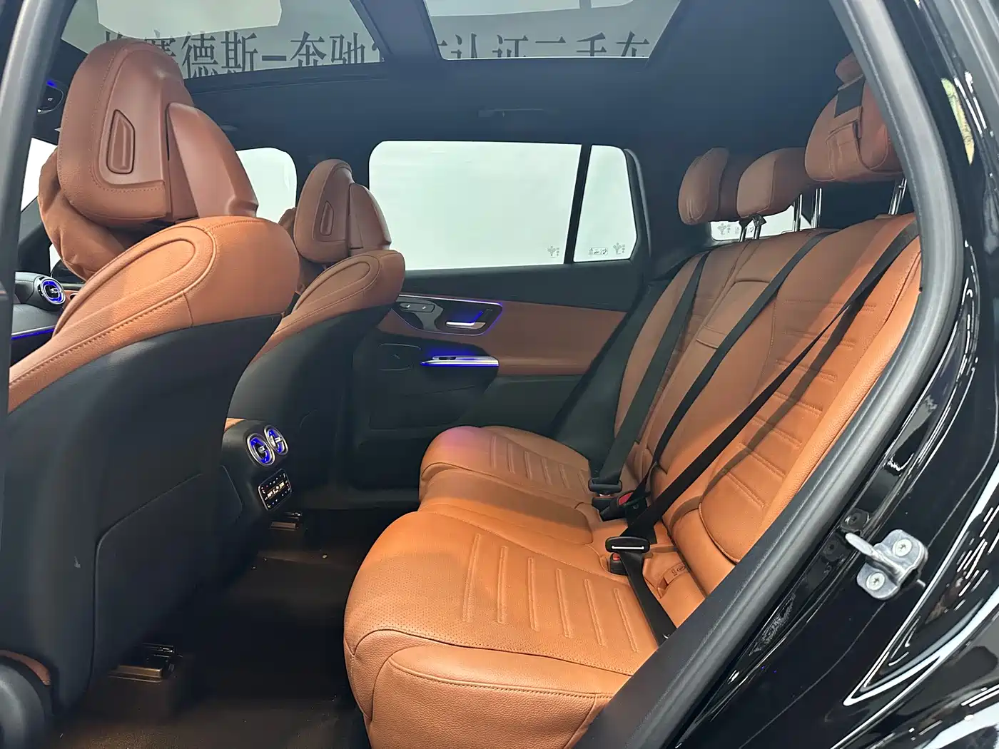 Mercedes-Benz GLC 2023 GLC 260 L 4MATIC Luxury 5-Seater фото 10