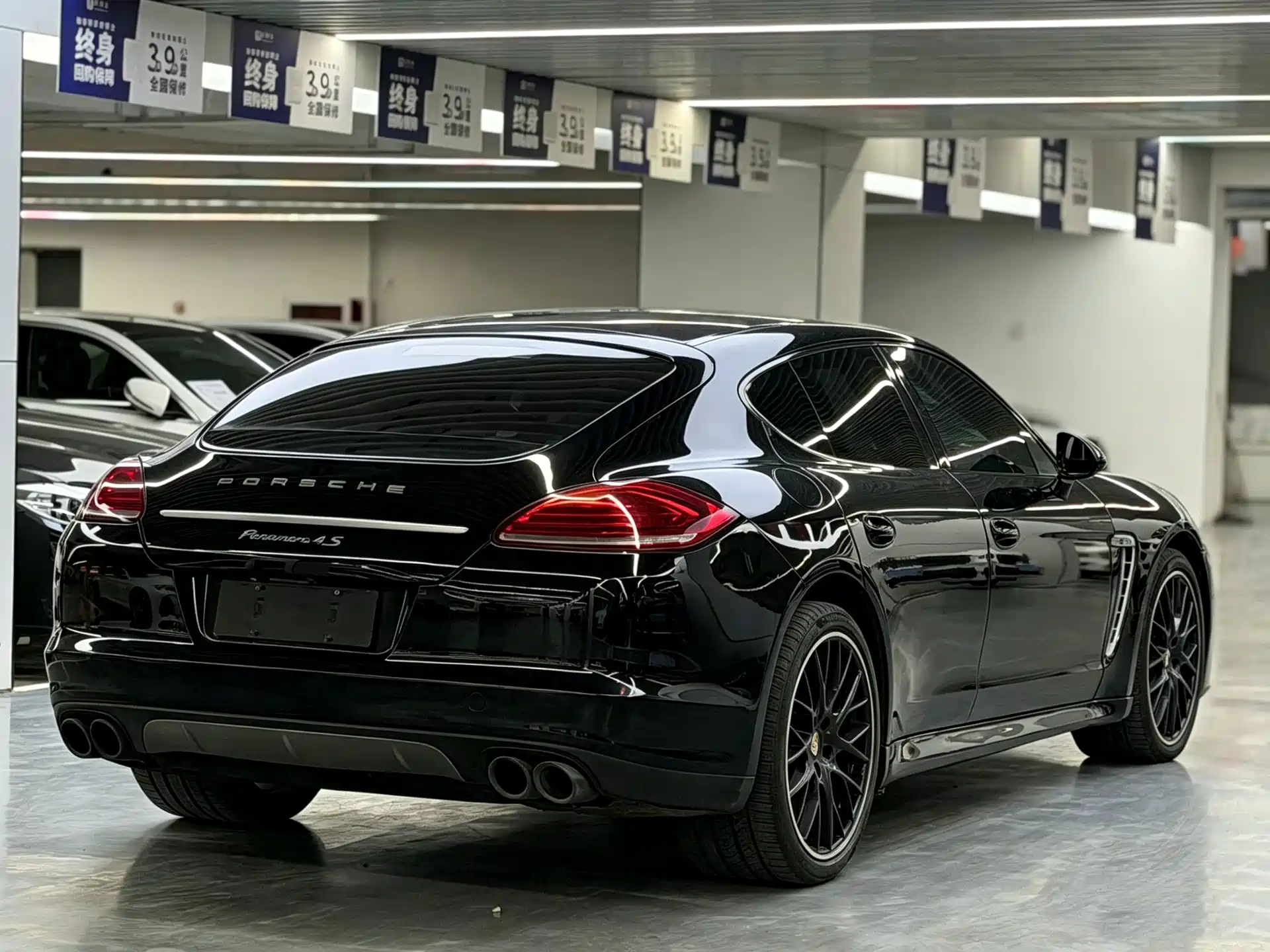 Фото 10 - Porsche Panamera
