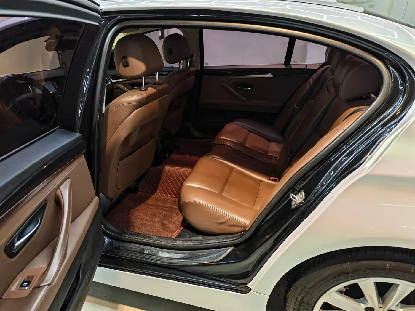 BMW 5 Series 2014 520Li Elegance фото 6