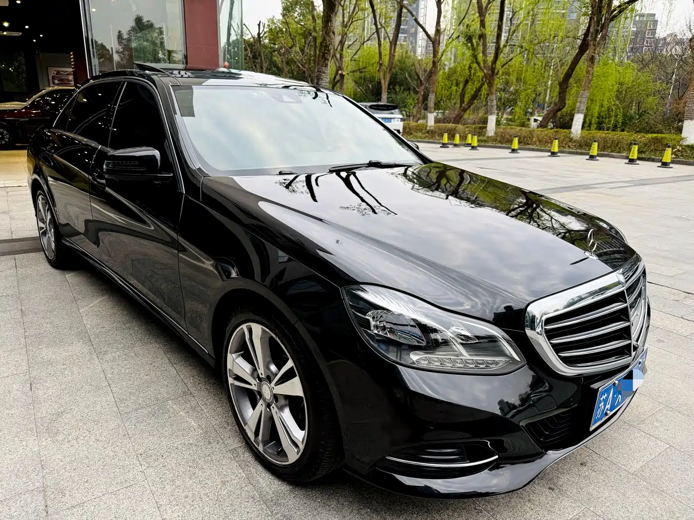 Mercedes-Benz E-Class 2015 E 320 L 4MATIC фото 3