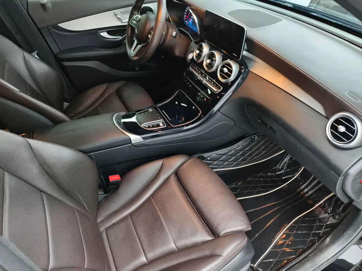 Mercedes-Benz GLC 2020 Facelift GLC 260 L 4MATIC Dynamic фото 5