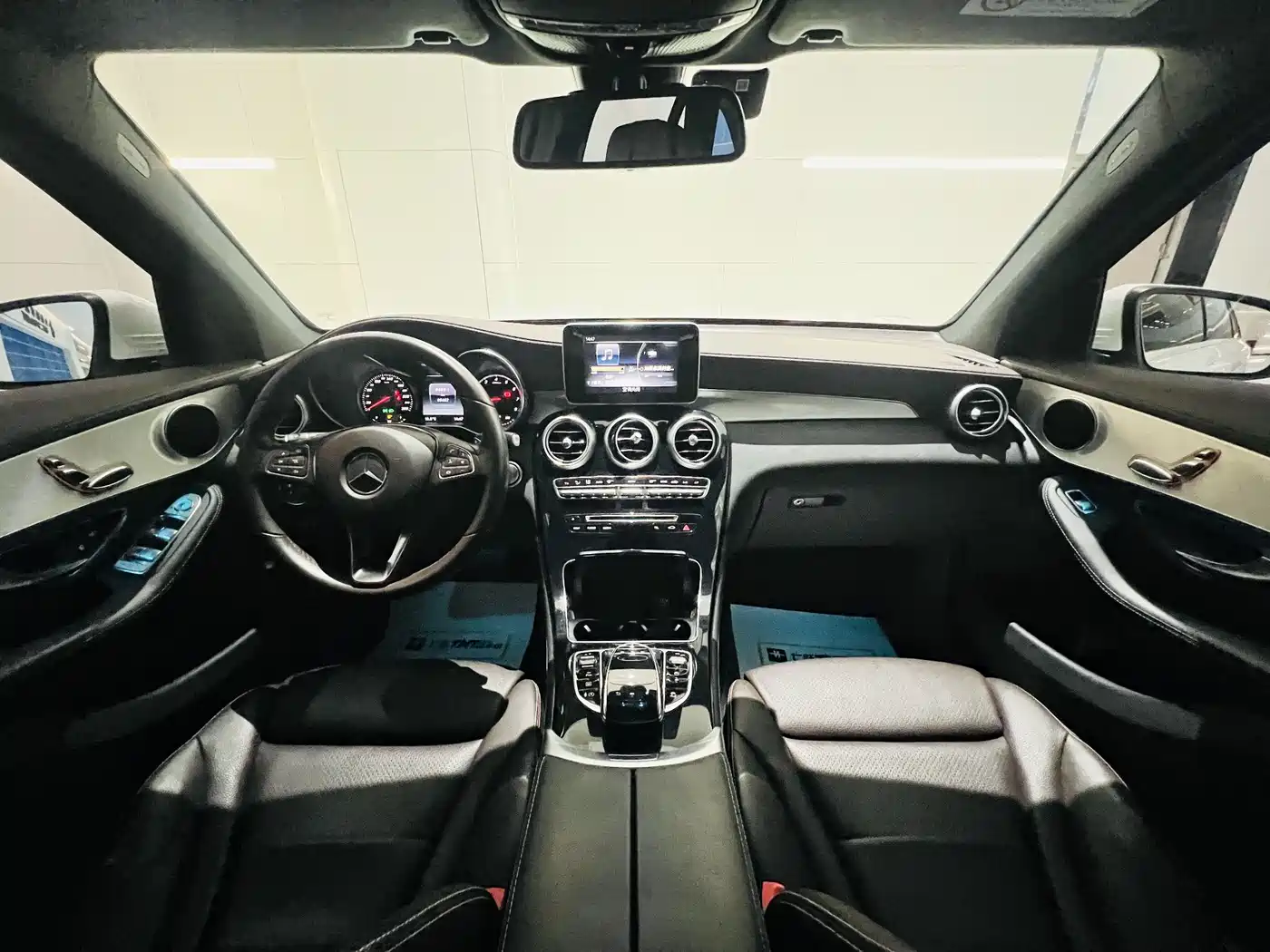 Mercedes-Benz GLC 2019 Model GLC 200 L 4MATIC фото 11