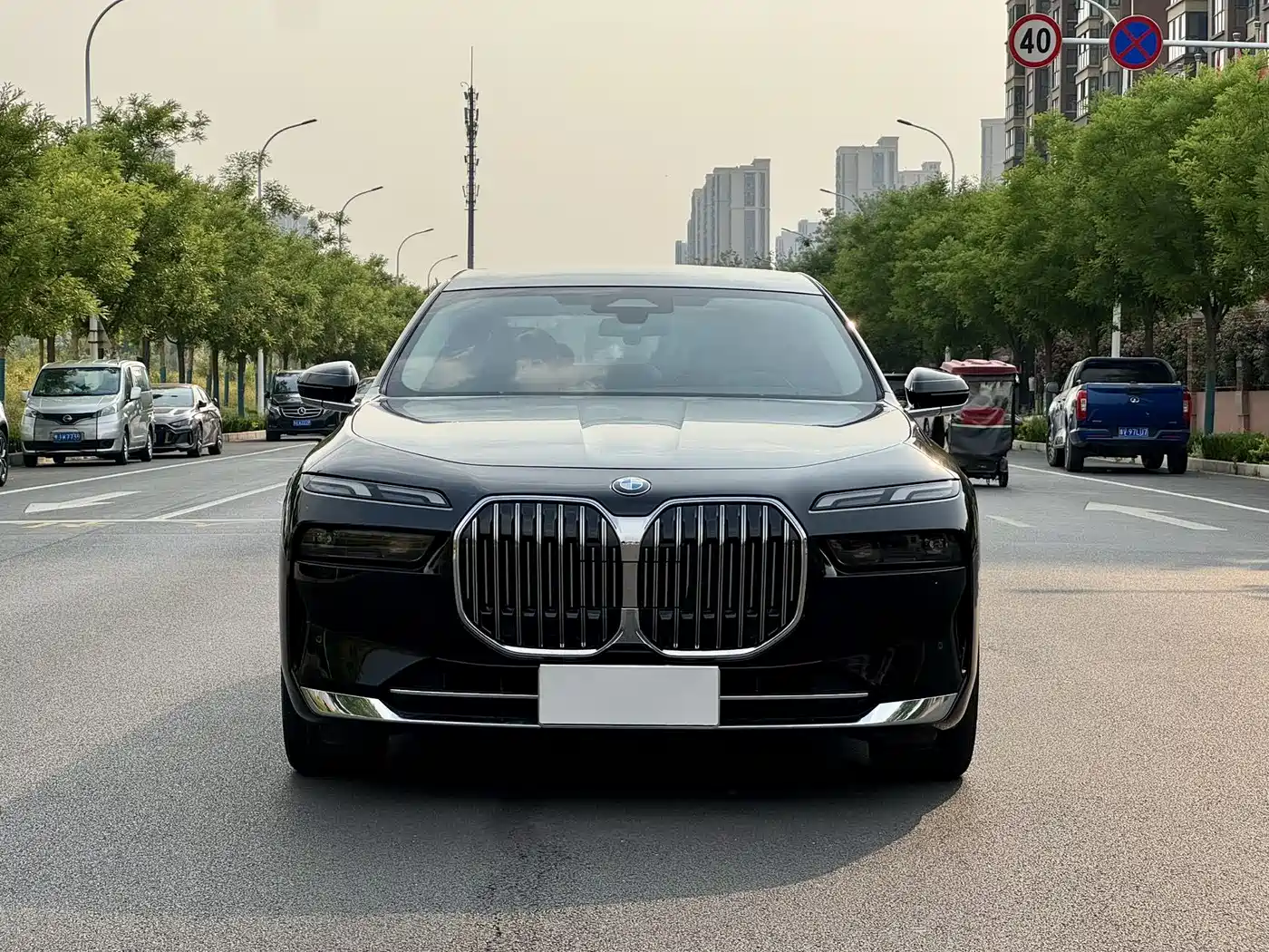 BMW 7 Series 2023 Model 735Li Luxury Package фото 2