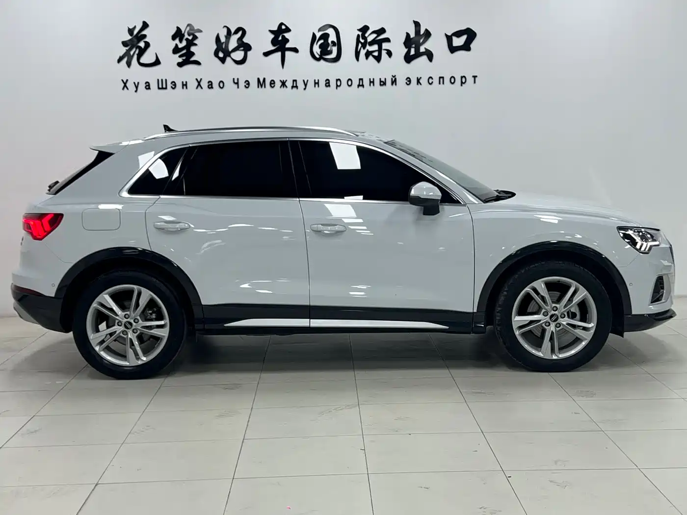 Audi Q3 2022 35 TFSI Fashion Elegance фото 4