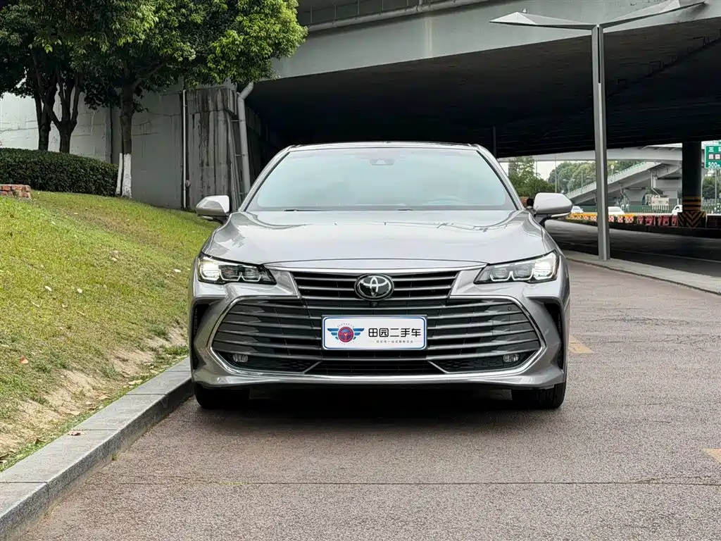 Toyota Avalon 2019 2.5L Touring Premium Edition China VI фото 2