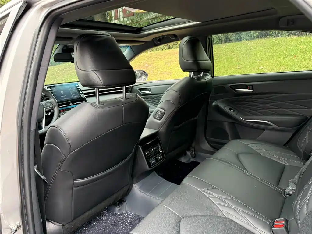 Toyota Avalon 2019 2.5L Touring Premium Edition China VI фото 9