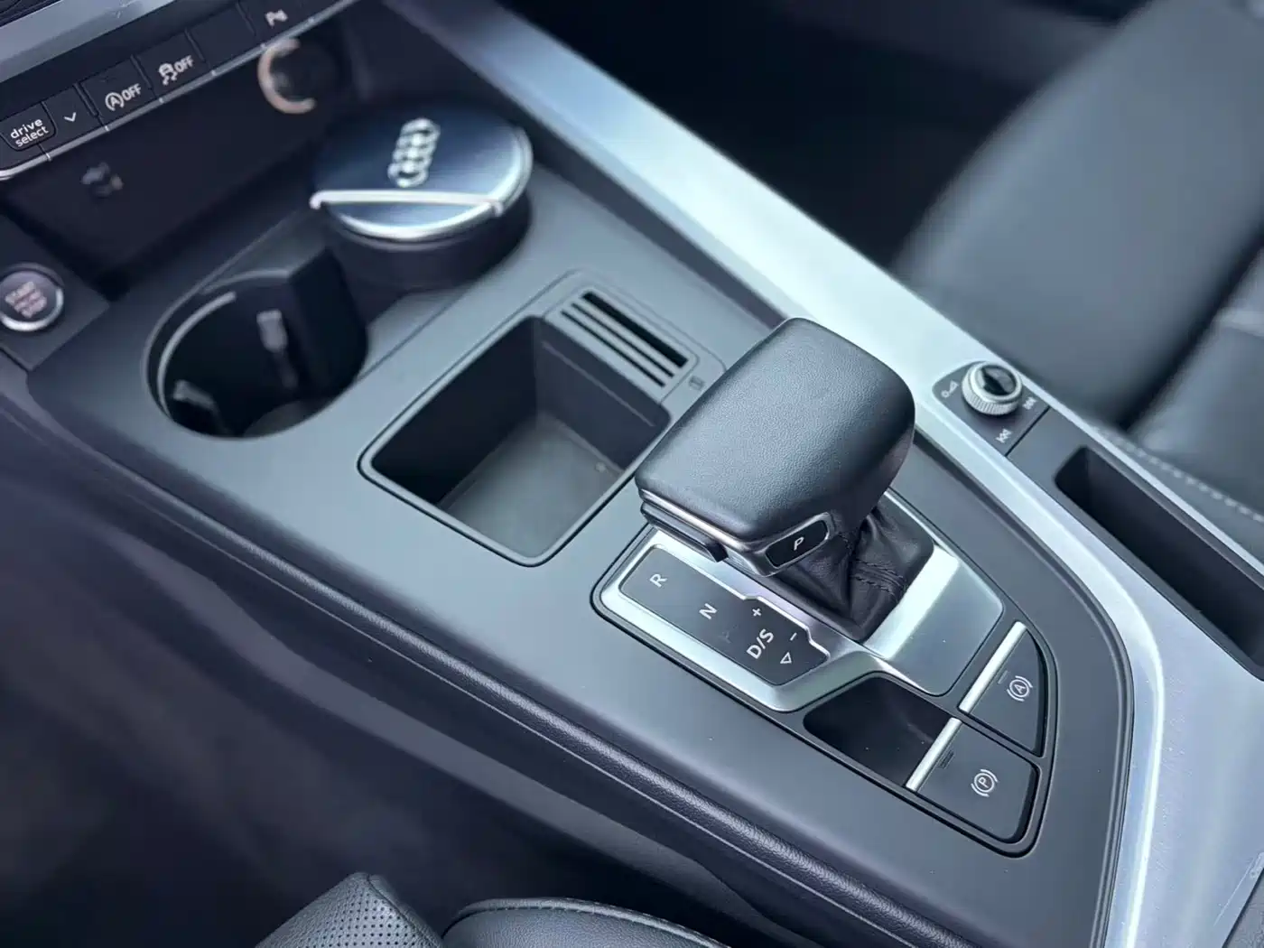 Audi A4L 2022 40 TFSI Fashion Dynamic фото 8