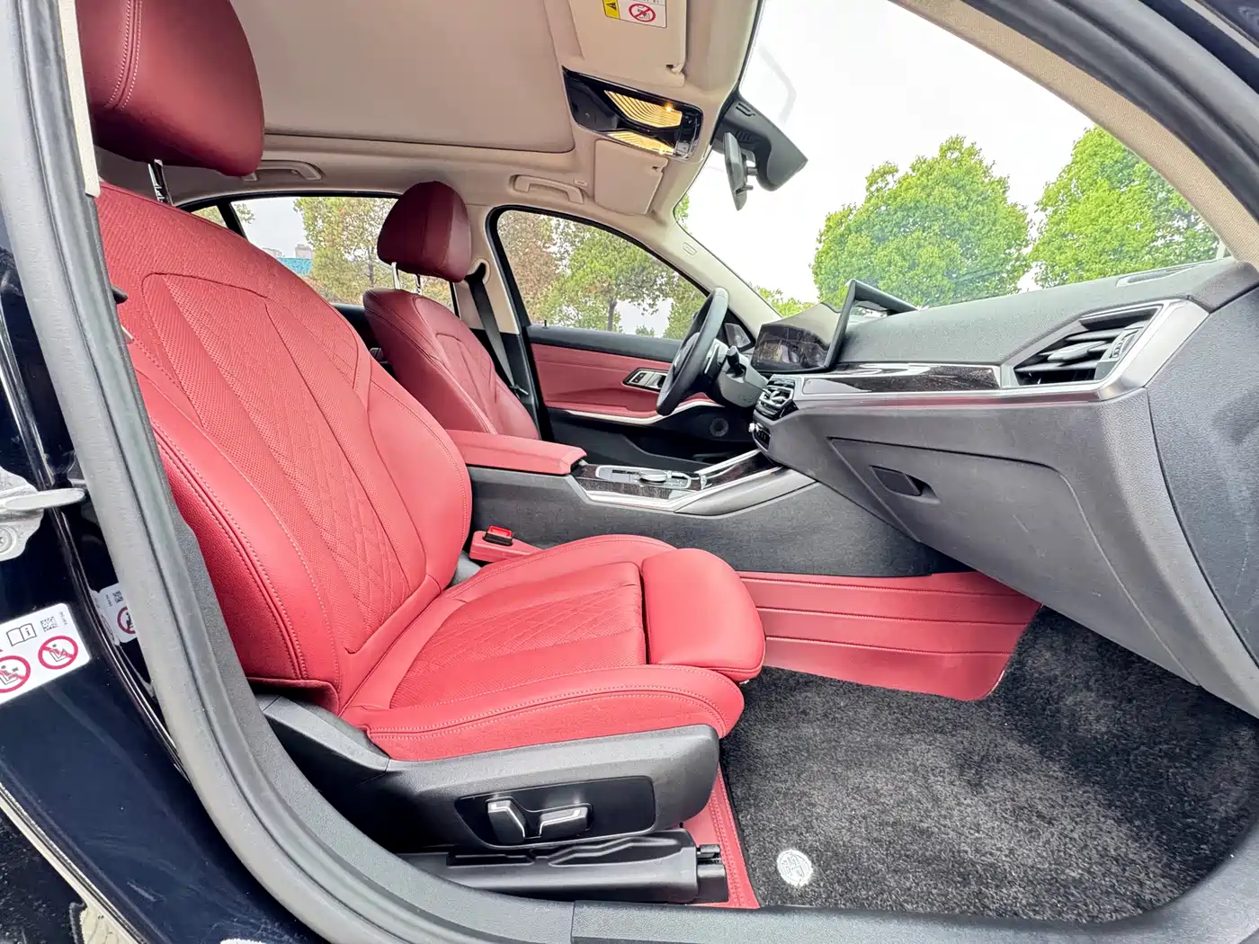 BMW 3 Series 2024 325Li M Sport Package фото 9
