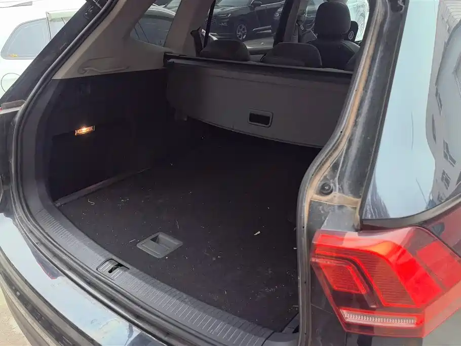 Volkswagen Tiguan L 2021 330TSI Automatic 2WD Smart фото 4